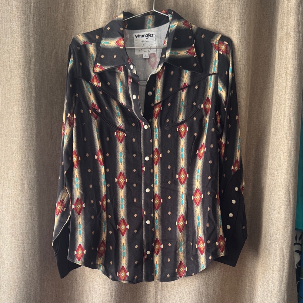 NWOT Wrangler X Lainey Wilson Black Western Shirt with Red and Yellow Pattern